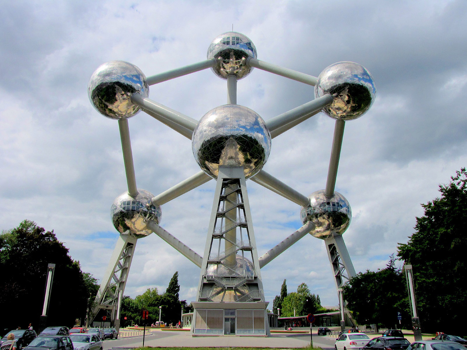 The Atomium, архитектура