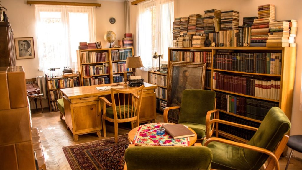 24 български книги, които бихме препоръчали на Кирил и Методий