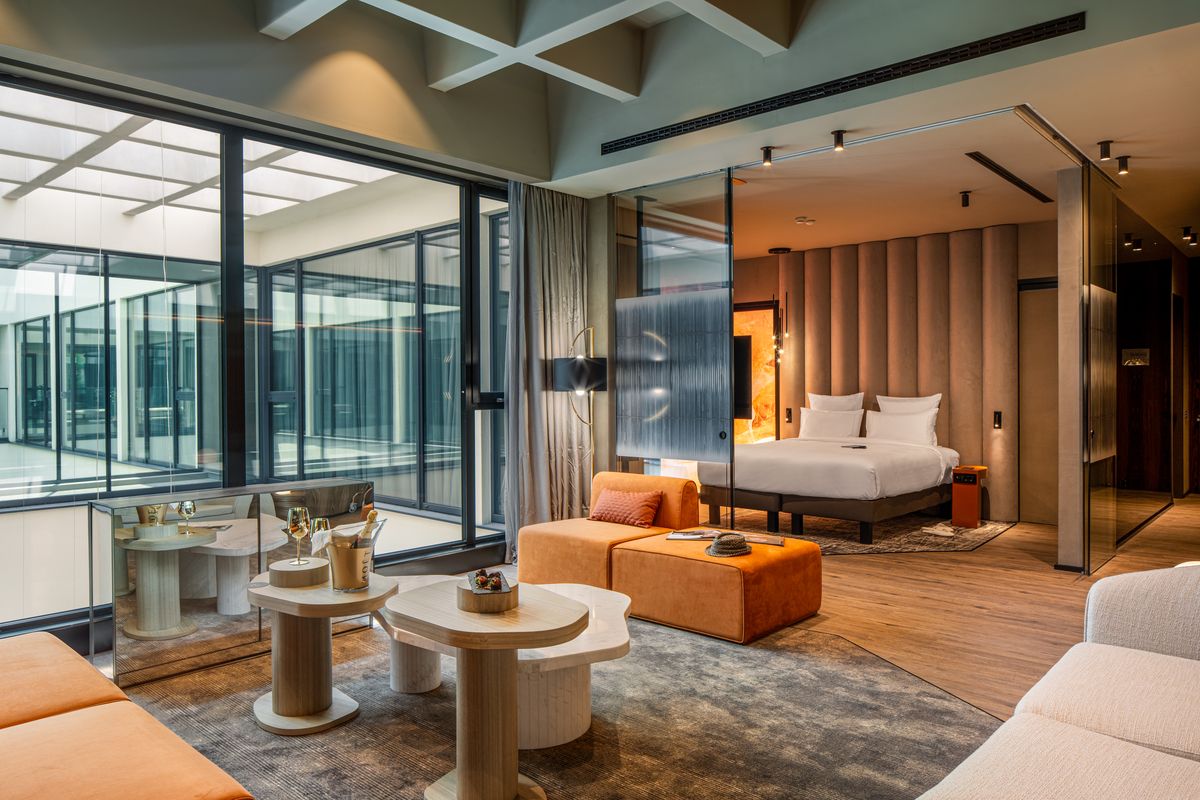 The-Emporium-Deluxe-suite-full-view-web