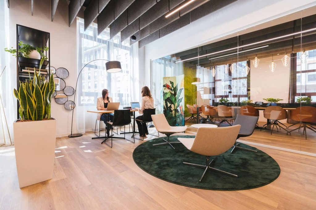 Как да изберете подходящото coworking пространство в София? Топ съвети за продуктивност и комфорт