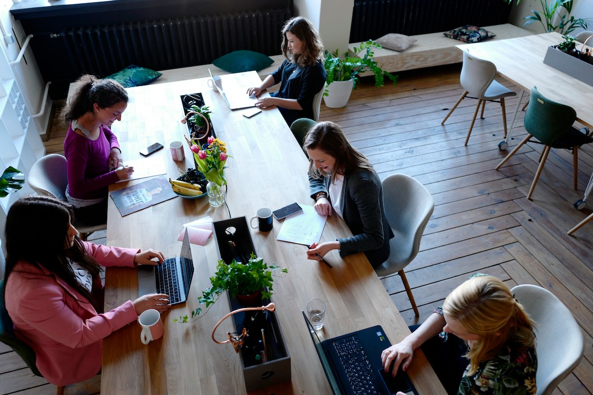 Как да изберете подходящото coworking пространство в София? Топ съвети за продуктивност и комфорт