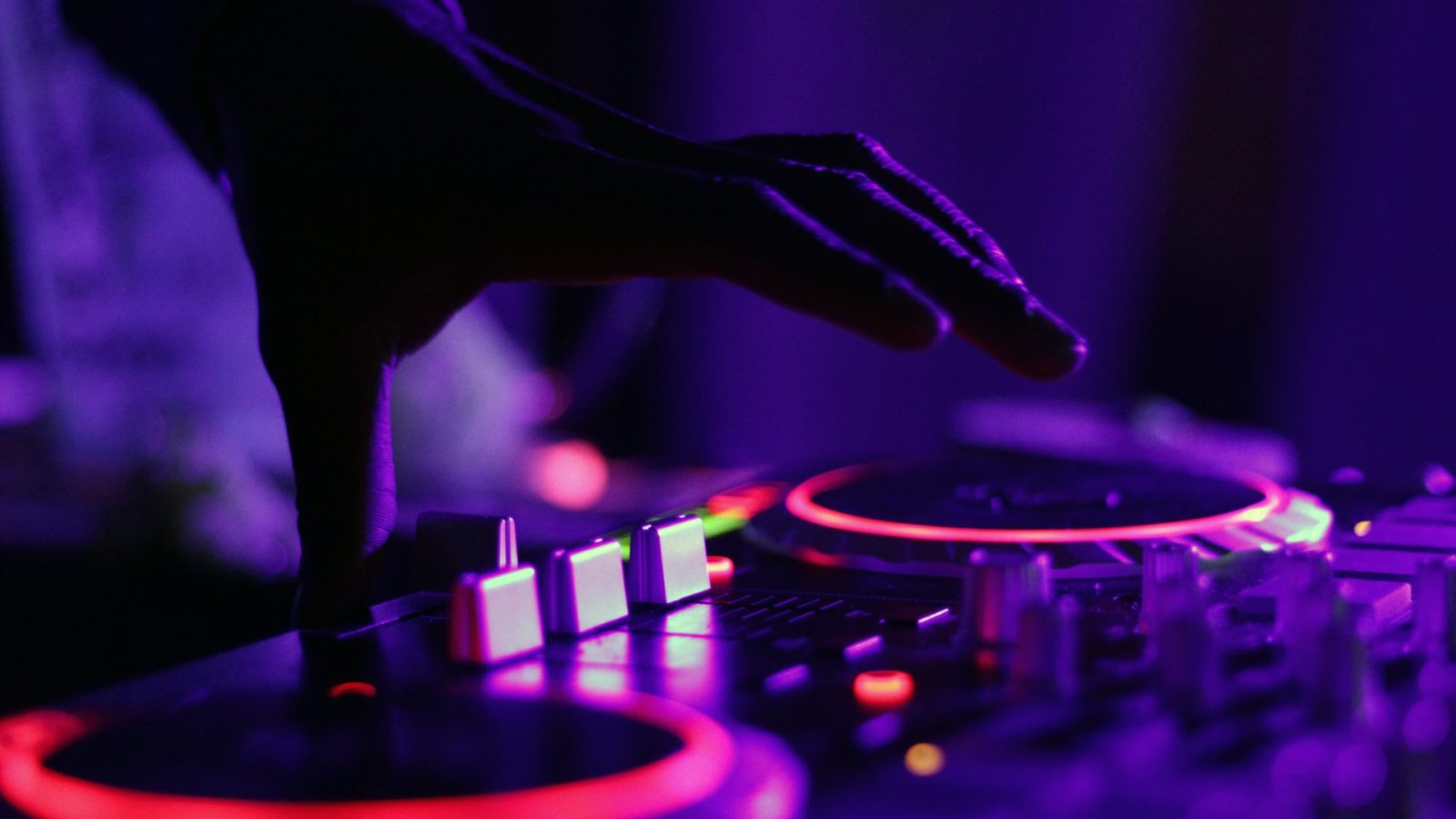 DJ пулт