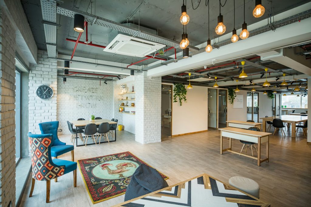 Как да изберете подходящото coworking пространство в София? Топ съвети за продуктивност и комфорт