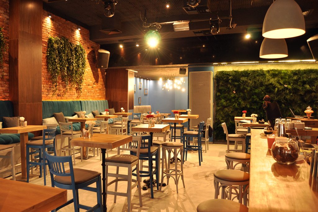 Q Bar