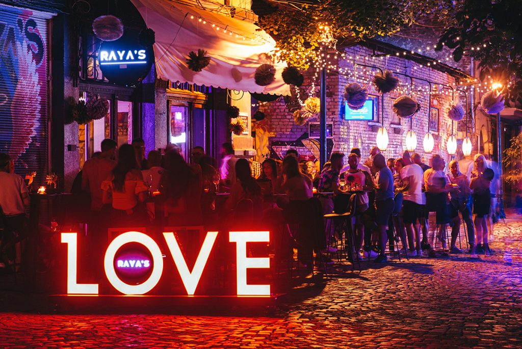 Raya`s Bar